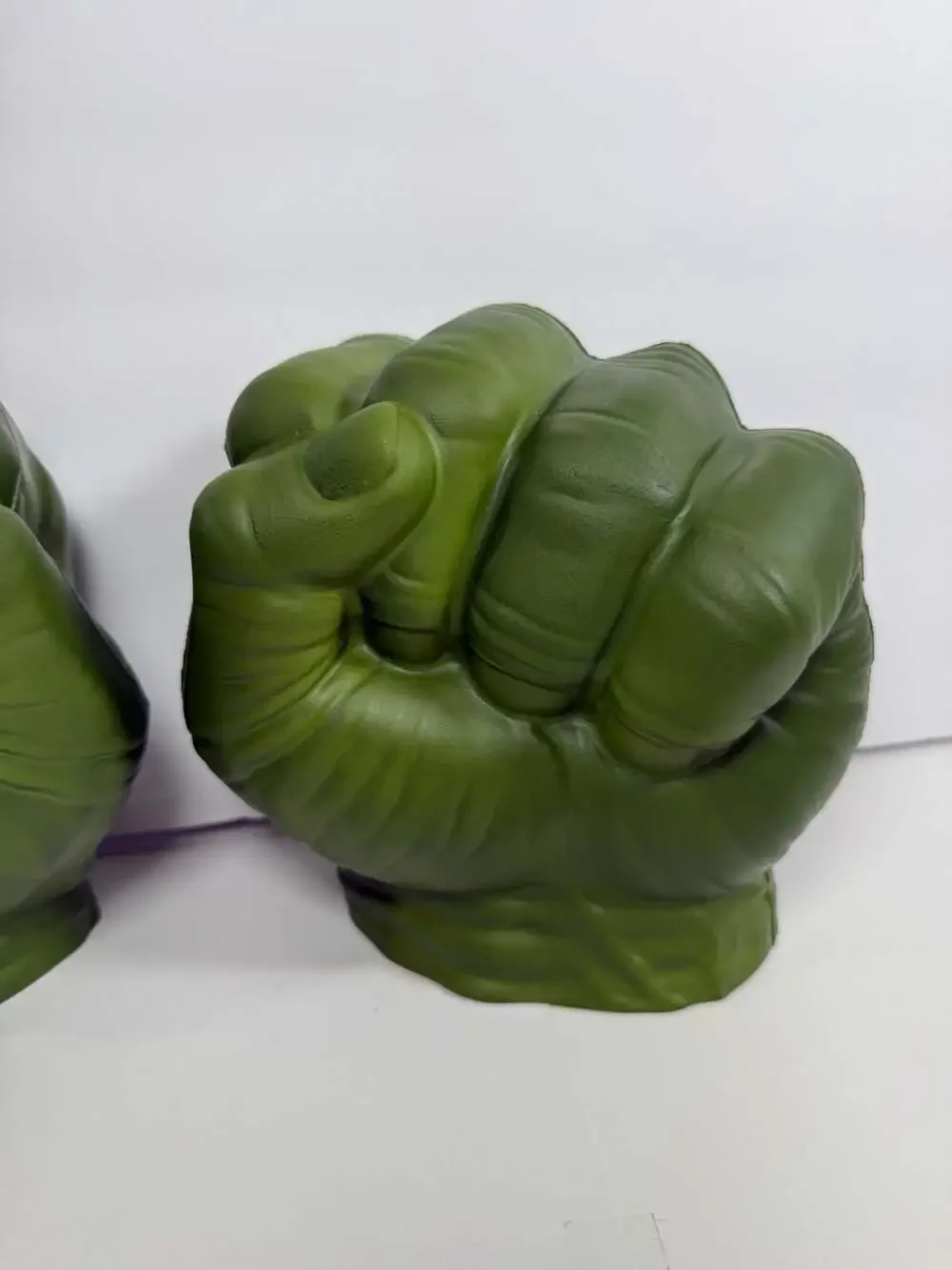 Hasbro Marvel 2011 The Incredible Hulk Smash Foam Fists Pair